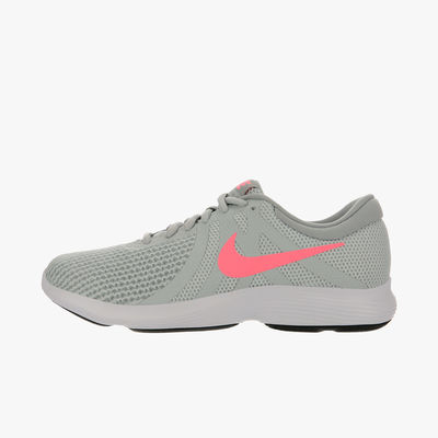 Nike Revolution 4