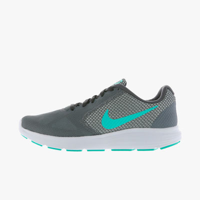 Nike Revolution 3